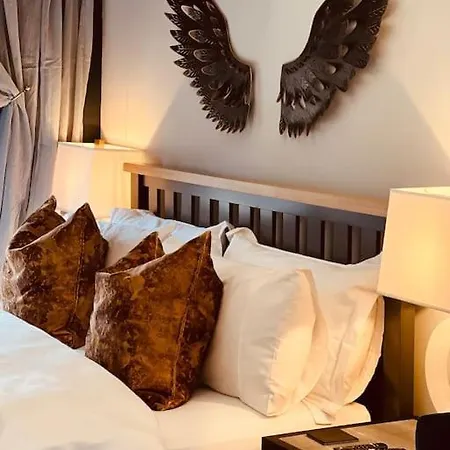 بيت للعطل Luxurious One Bedroom House