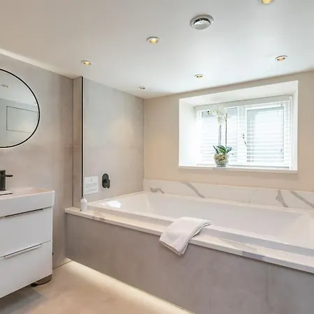 Luxurious One Bedroom House * Embsay